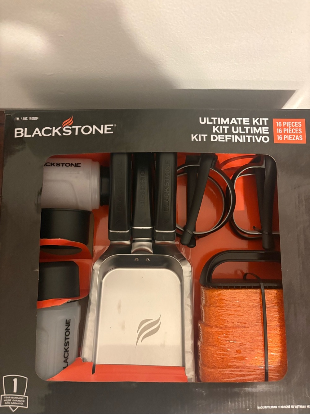 Blackstone Grill Accessory Set in Black and Orange